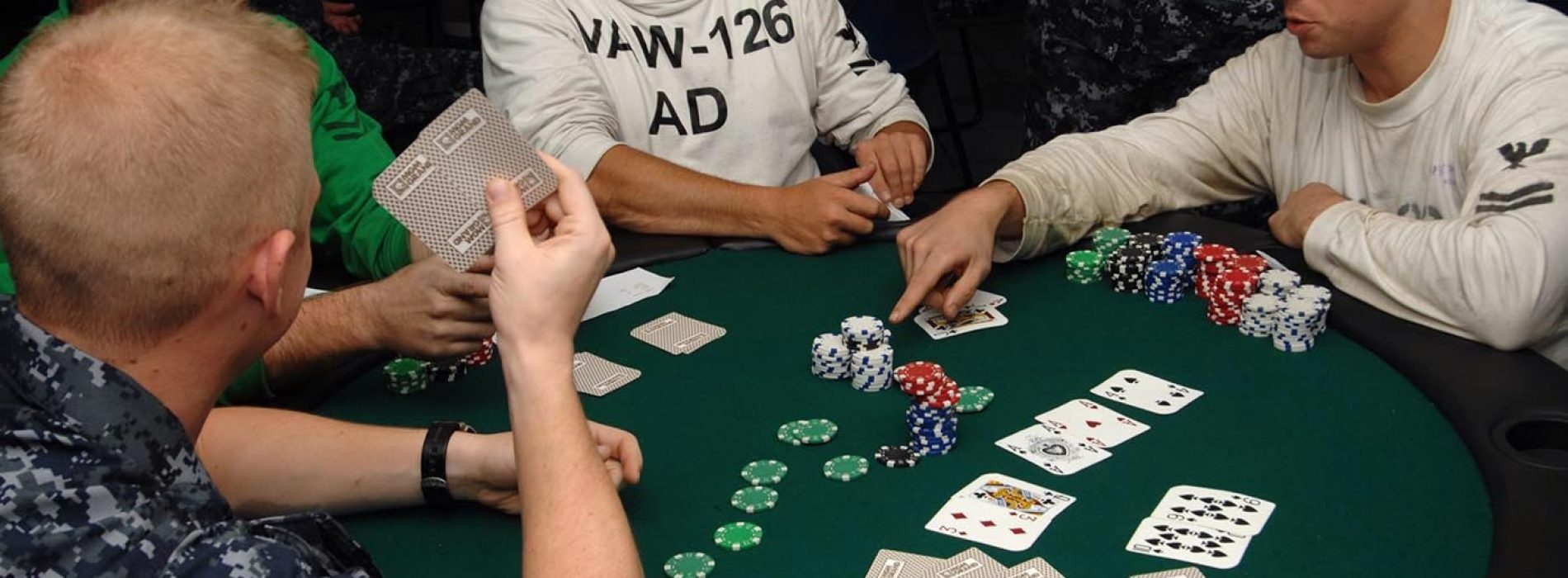 Online gambling: how does it differ from offline gambling, and how is it more advantageous?