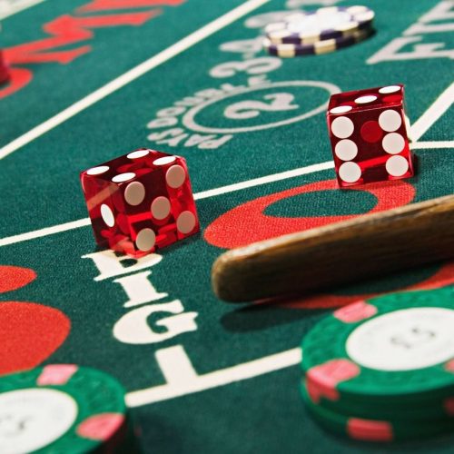 What are the important features of baccarat online?