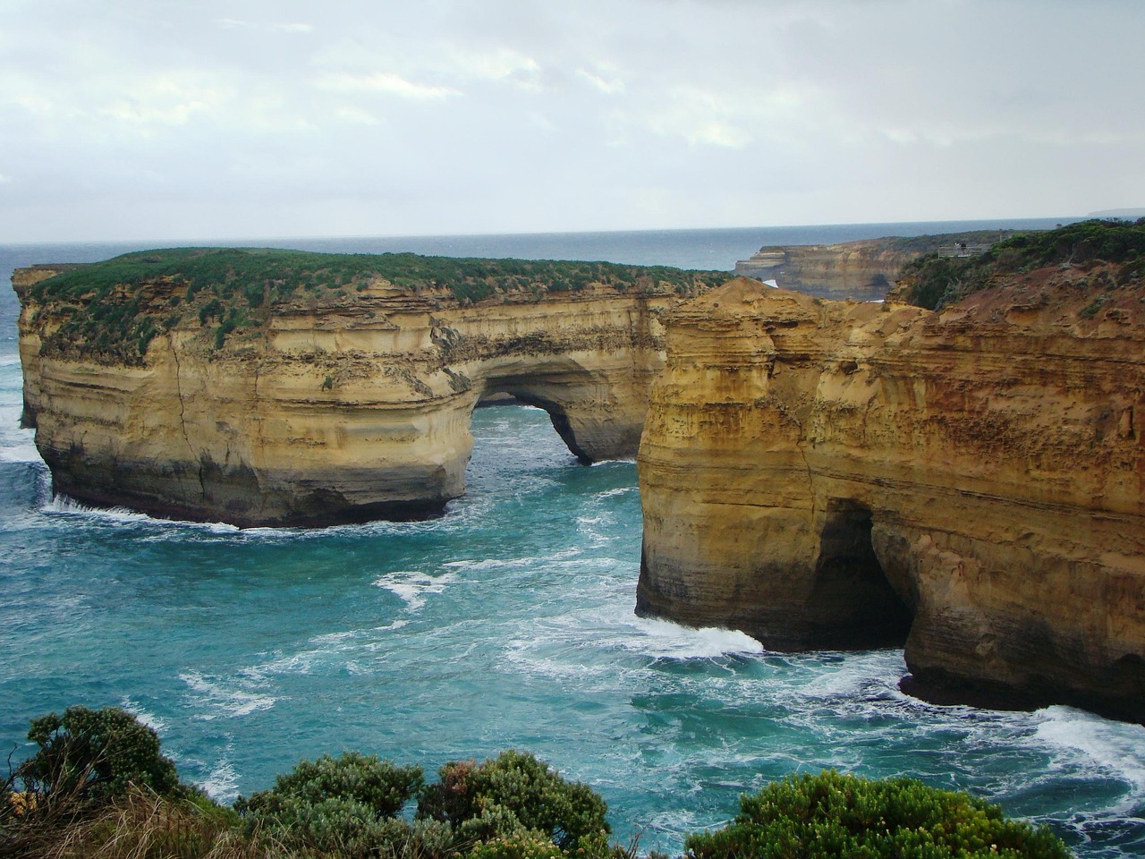London bridge, australia, geography — Discover the Benefits of Using Atomic Wallet Today