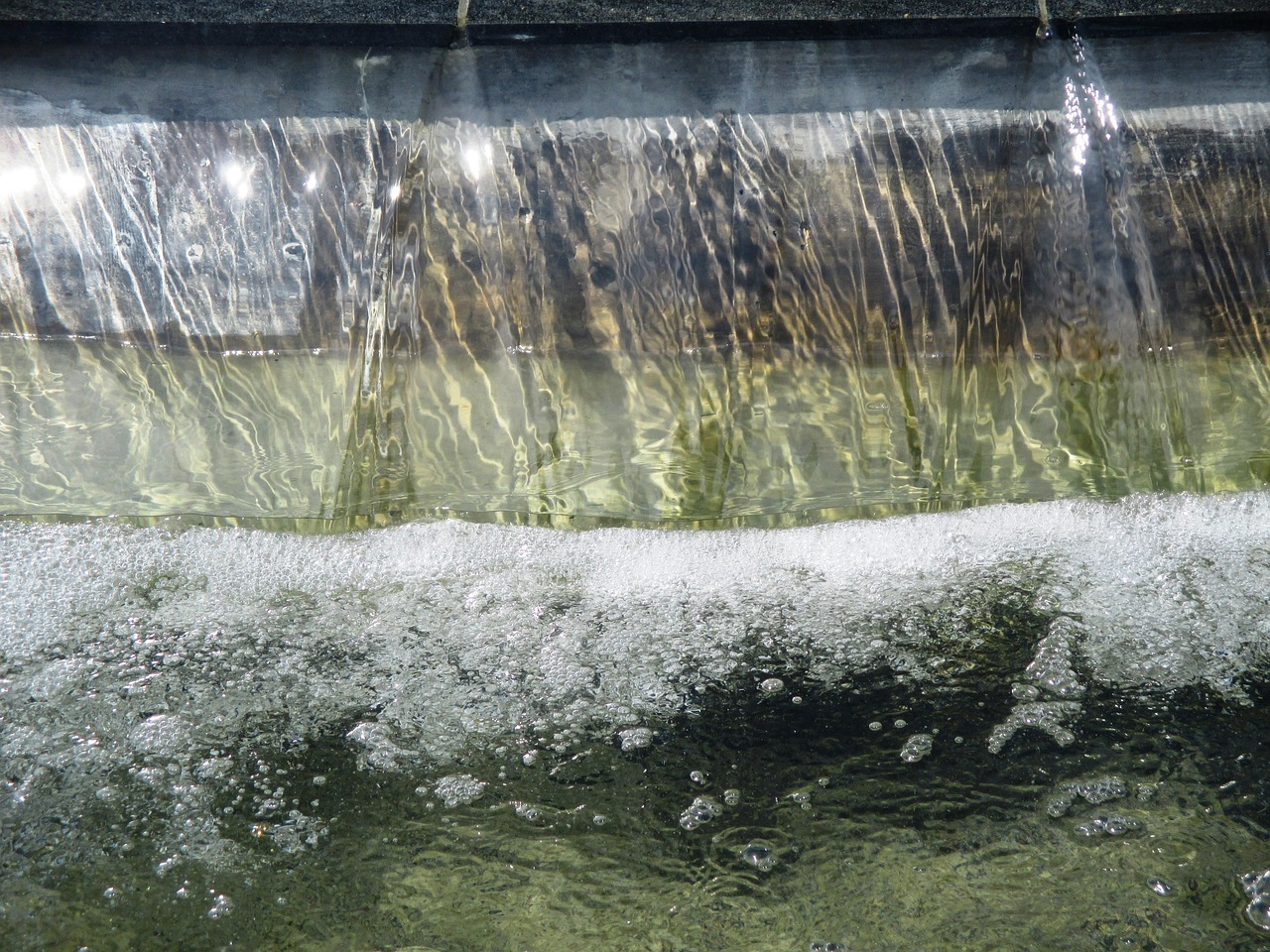 Fountain, water, pool of water — Experience Seamless Crypto Management with Ledger Live