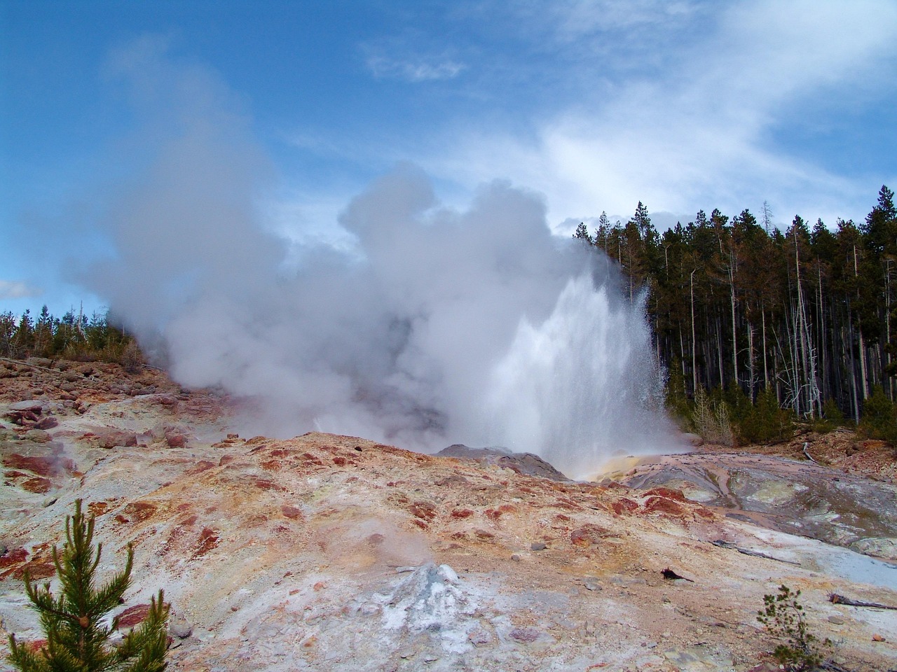 Steamboat geyser, yellowstone, wyoming — Royal Reels Casino Fast Payouts Withdrawals Within Hours